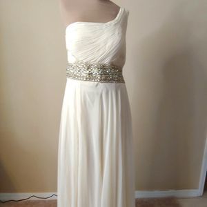 (12) NWT Dave and Johnny One Shoulder Cream Long Gown